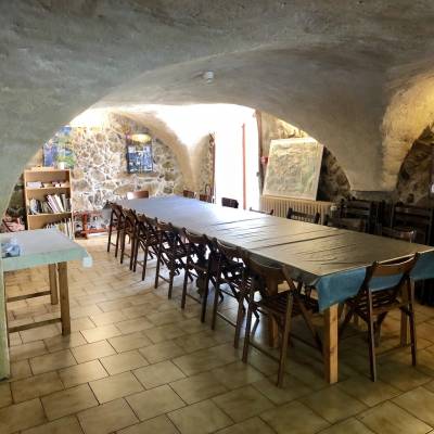 Gite les Paris walking holiday Southern French Alps dining room.JPG